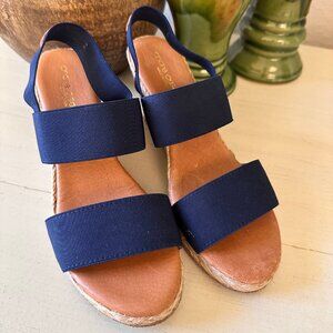 André Assous  "Allison" Espadrille Sandalls-EUC